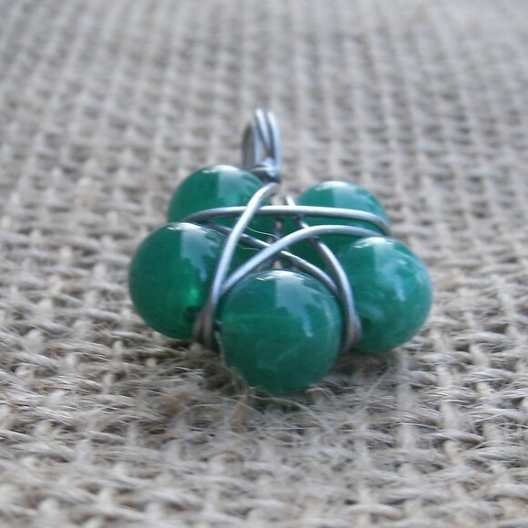 Handmade Faux Jade Beads Star Flower Pentacle Pendant - Picture 4 of 7